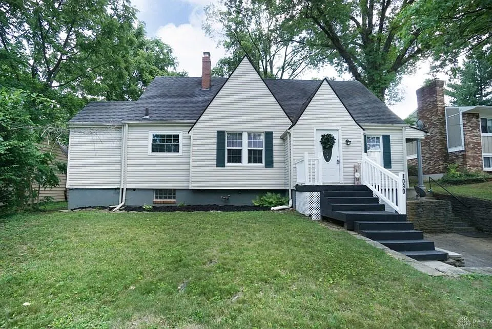 1090 Birney Ln