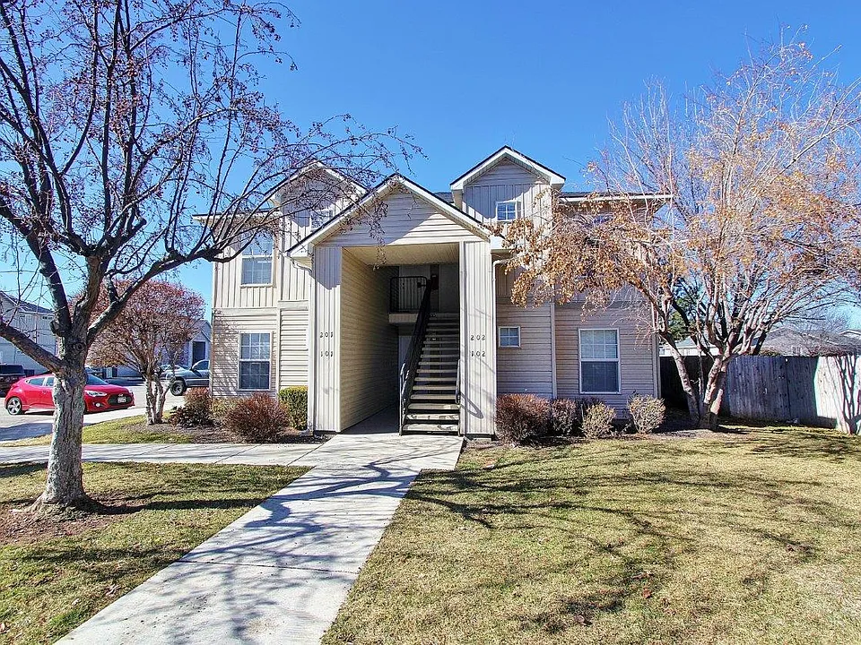11840 W Cloverbrook Ln #201