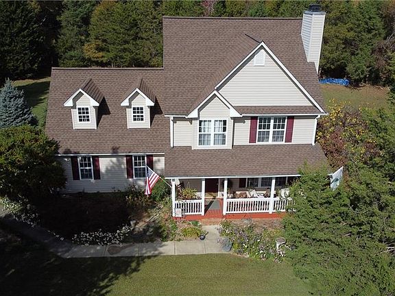 3rd image of 100 Church View Dr
