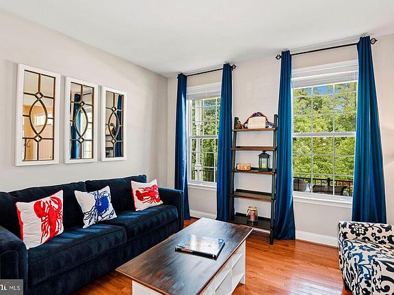 3rd image of 486 Saint Martins Ln