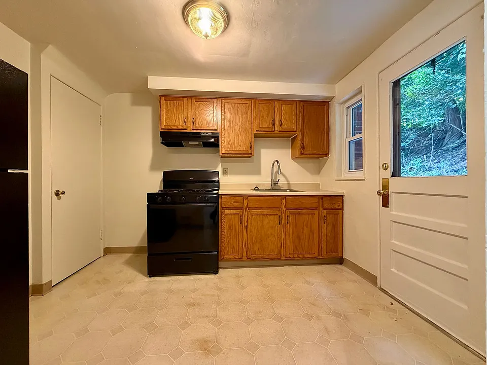 550-552 Long Rd