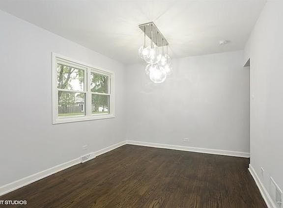 5th image of 2169 N Westmoreland Dr