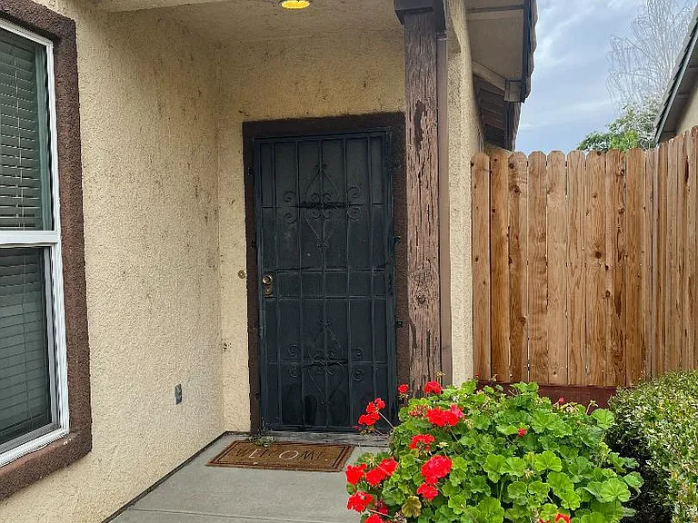 2125 Citrine Way — Photo 2