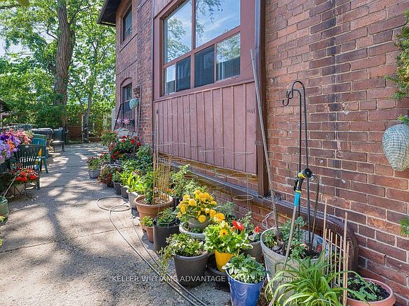 4th image of 24 Indian Road Cres