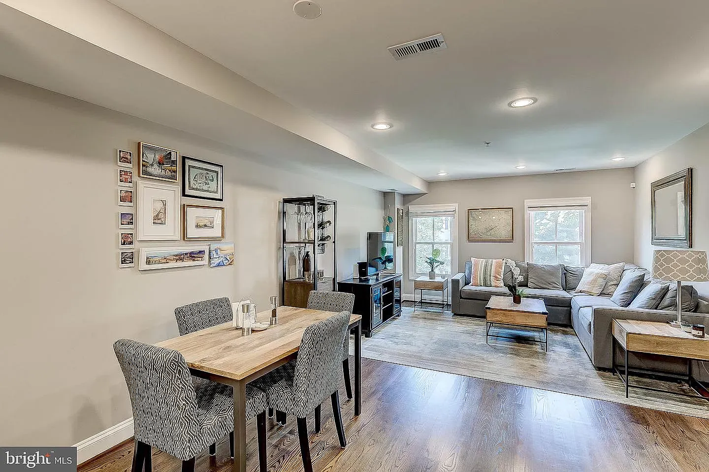 2 bed, 2.5 bath, 1044 sqft, $5,495 — Photo 1