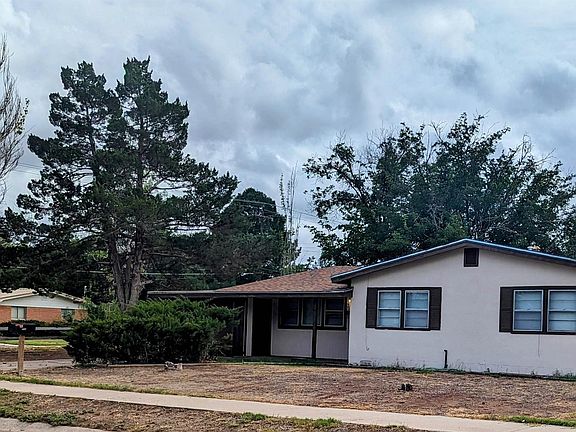 2nd image of 700 S Heights Dr