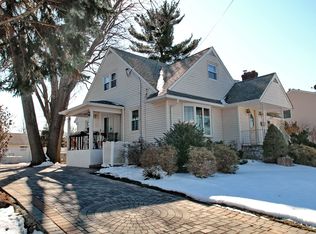 70 14th Ave, Elmwood Park, NJ 07407