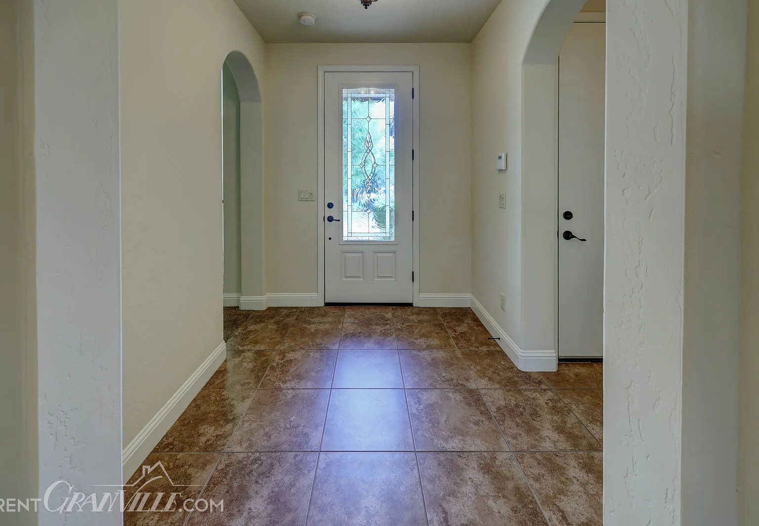 3 bed, 1630 sqft, $2,895 — Photo 2