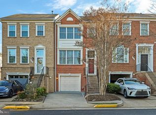 12025 Edgemere Cir, Reston, VA 20190