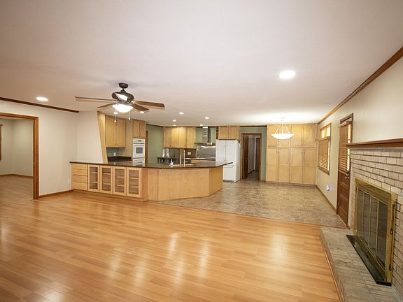 2nd image of 111 Ashley Ln