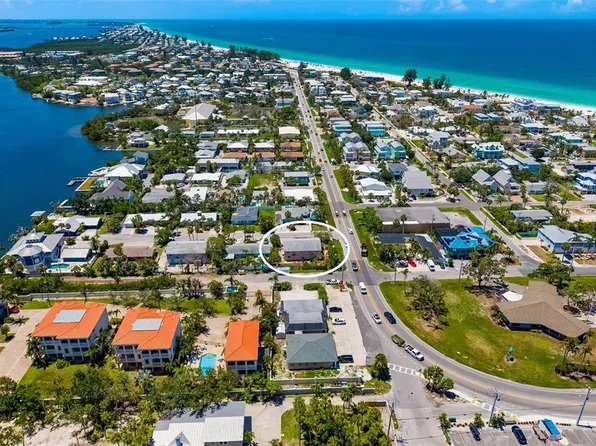 202 Peacock Ln #B, Holmes Beach, FL 34217
