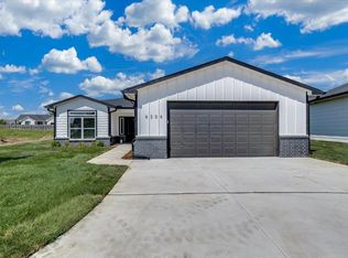 4304 N Sunny Ct, Wichita, KS 67205