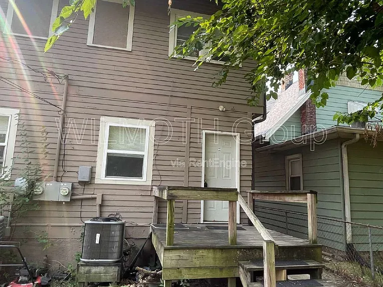 4212 E Washington St — Photo 3
