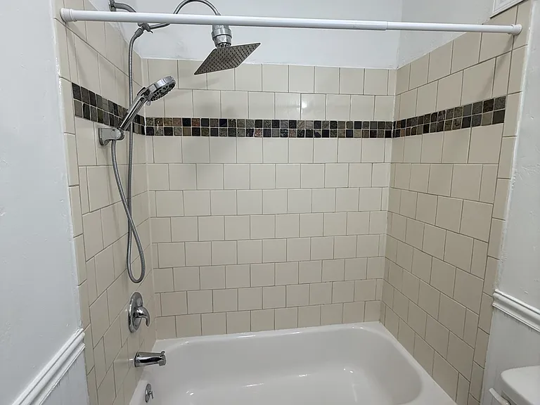 308 E Callender St — Photo 16