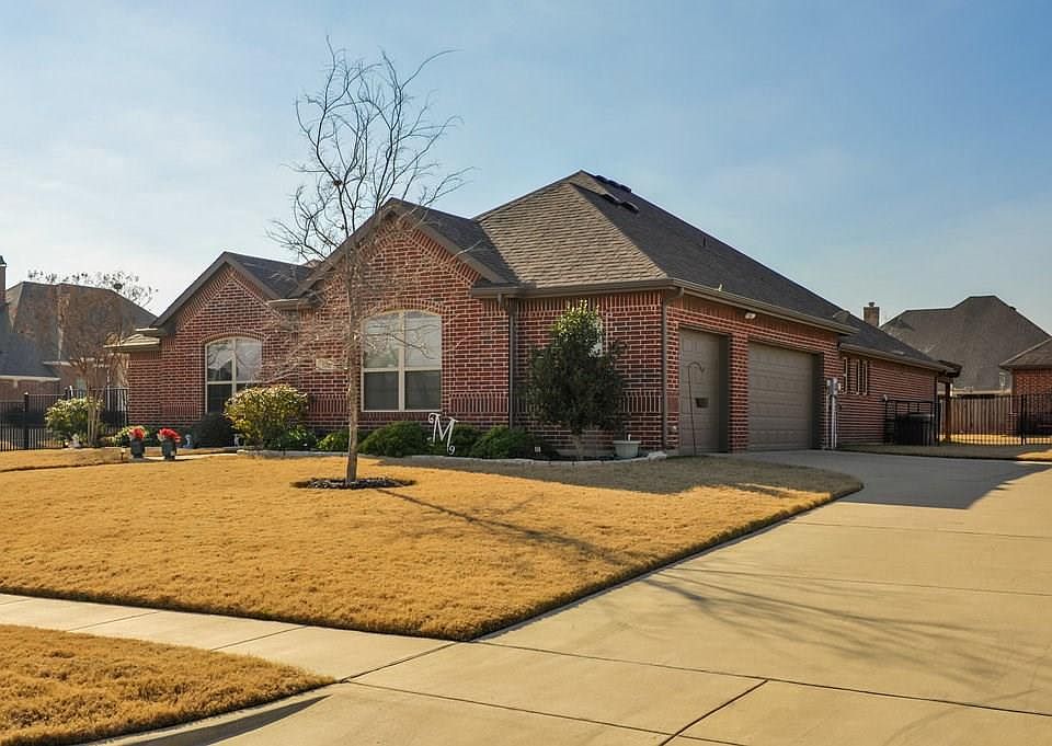 1st image of 500 Savannah Dr