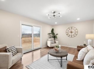 2814 S 107th St, Omaha, NE 68124