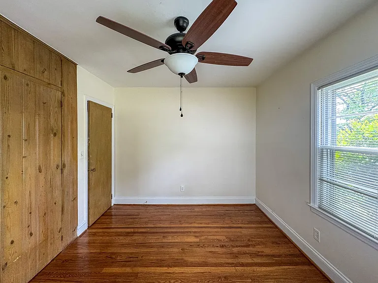 318 Fairwood Ct — Photo 13