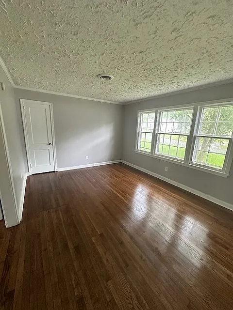 3 bed, 1240 sqft, $2,200 — Photo 4
