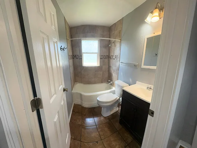 837 W Moore Ave — Photo 22