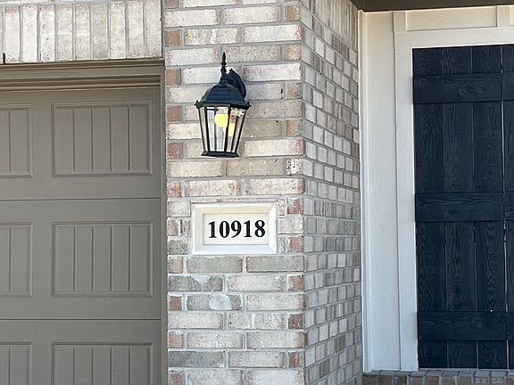 3rd image of 10918 Bright Beacon Dr