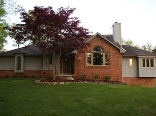 3330 Pleasant Valley Rd, Brighton, MI 48114