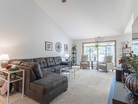5th image of 15341 Pebble Pointe Dr