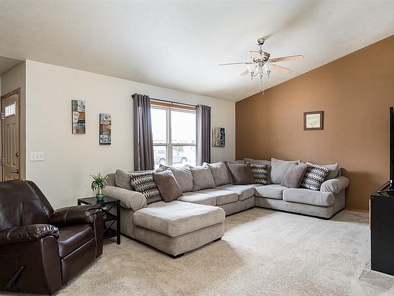 3rd image of 1113 Silver Birch Dr