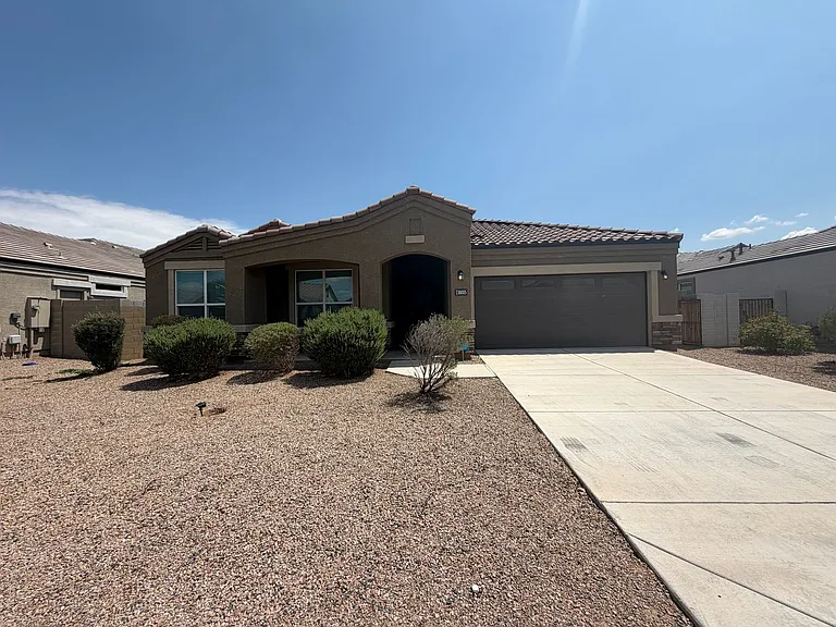 38005 W Montserrat St — Photo 21
