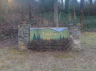 3 Panther Ridge Rd, Hendersonville, NC 28792