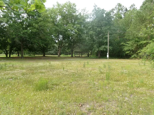 279 Hunter Cir, Nashville, GA 31639