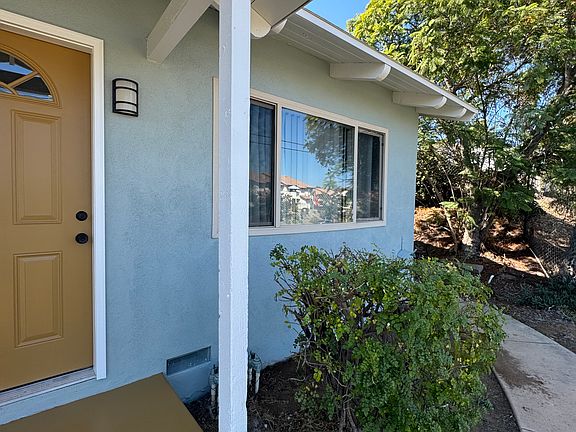 4th image of 1047 Sycamore Ave #A