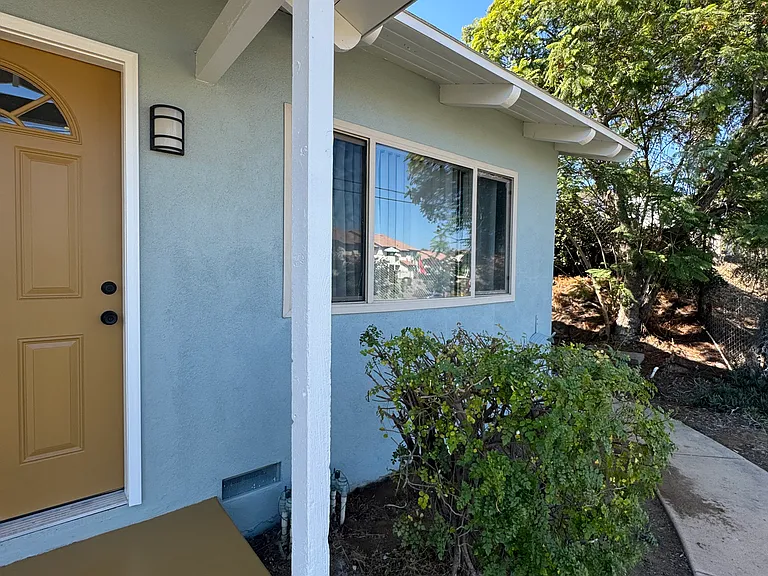 1047 Sycamore Ave #A — Photo 4