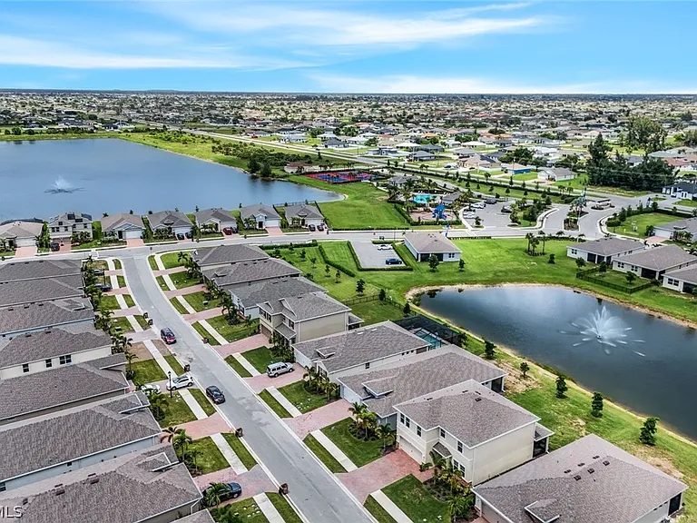 421 Coral Reef Pl — Photo 50