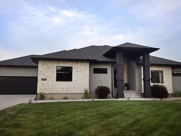 6007 5th Avenue Pl, Kearney, NE 68845