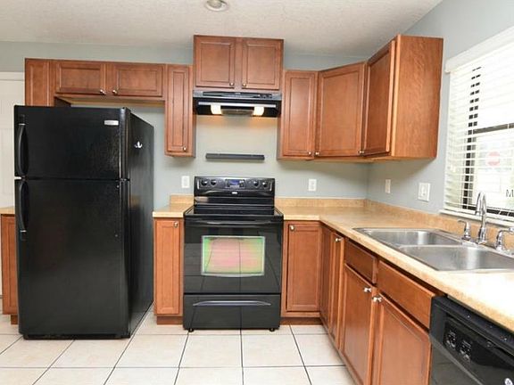 5th image of 2320 Herbison Dr