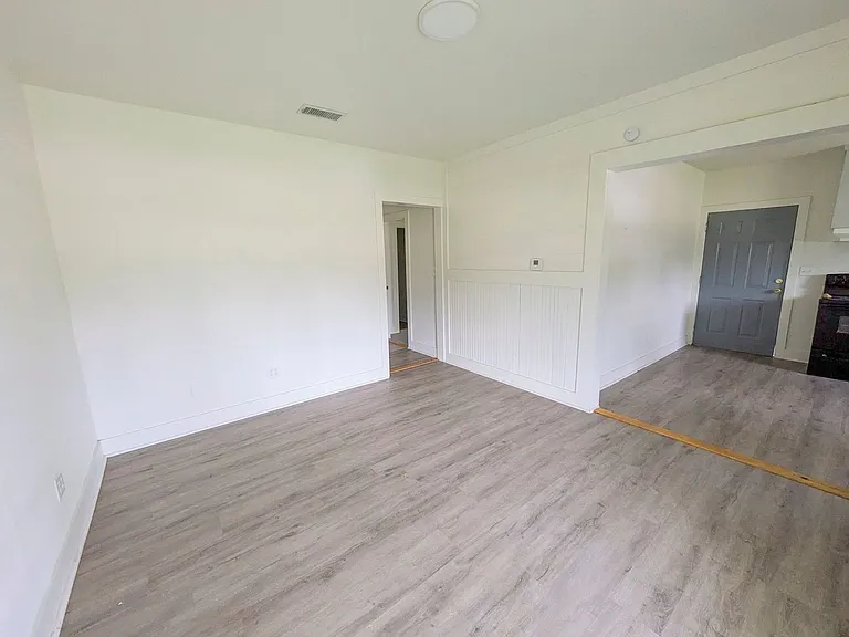 230 Moreland St — Photo 3