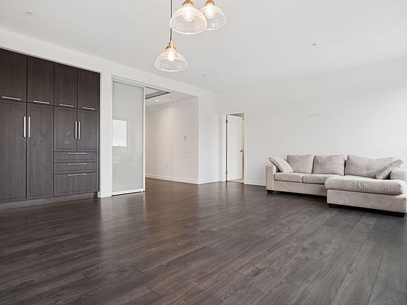 2nd image of 6677 Cambie St #608