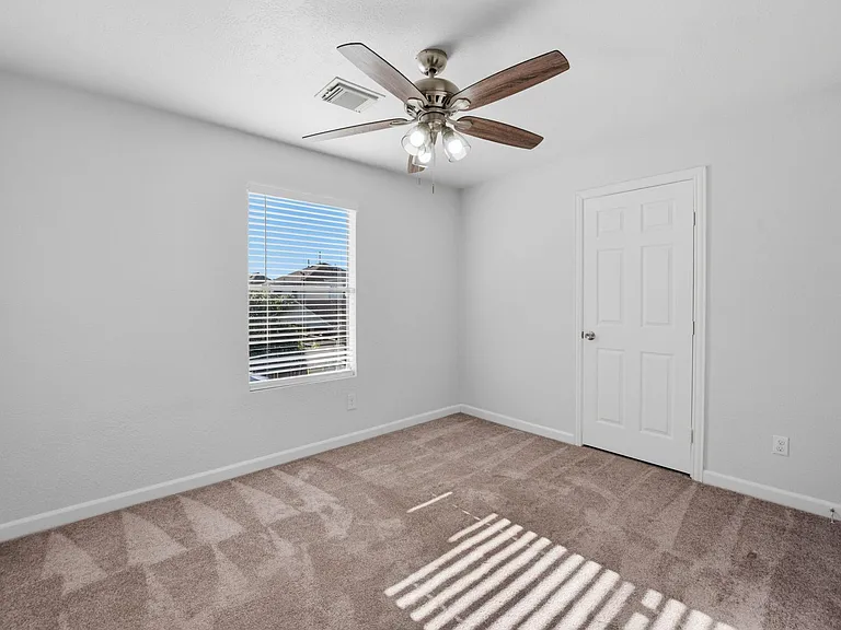 11710 Fossil Rock Ln — Photo 25