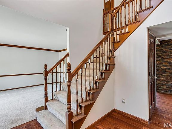 4th image of 2100 Seven Oaks Dr