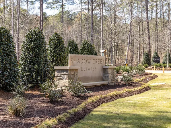 4925 Foxridge Dr, Raleigh, NC 27614