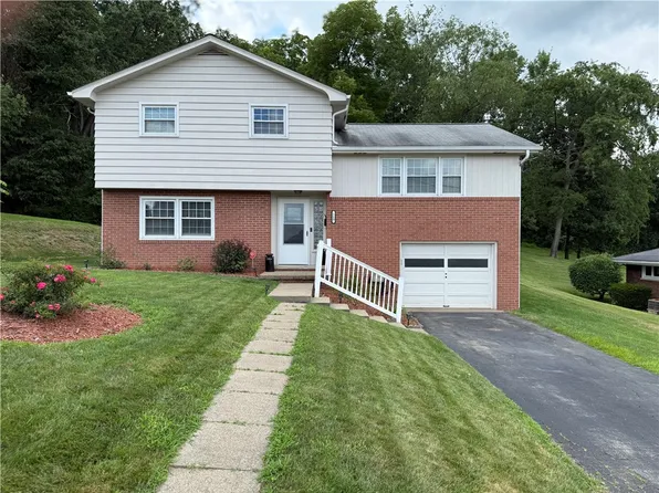 119 S 8th St, Youngwood, PA 15697