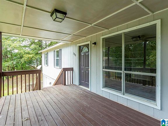 3rd image of 2903 Creek Ln NE