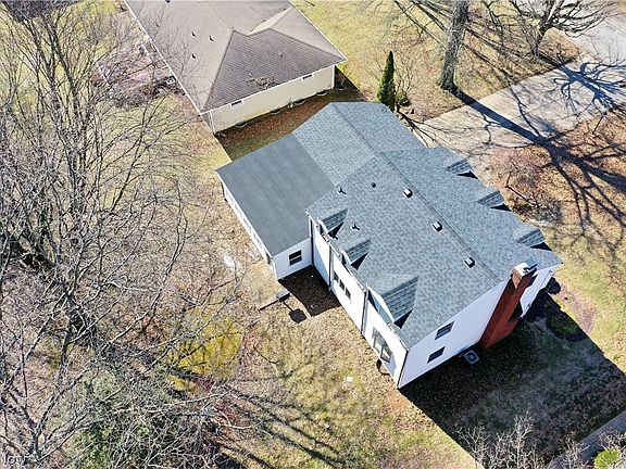 3rd image of 8351 Chesterton Dr