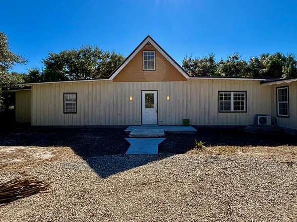 316 W Pine Ave, Saint George Island, FL 32328