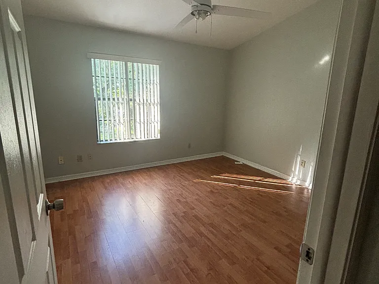 4004 Brigadoon Cir — Photo 4
