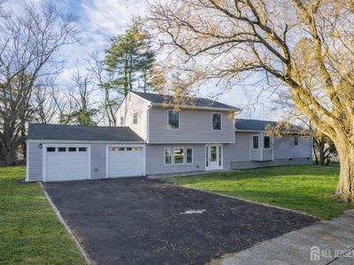 21 Vauxhall Rd, East Brunswick, NJ, 08816