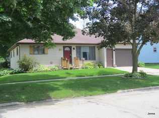 204 W Park St, Morrison, IL 61270