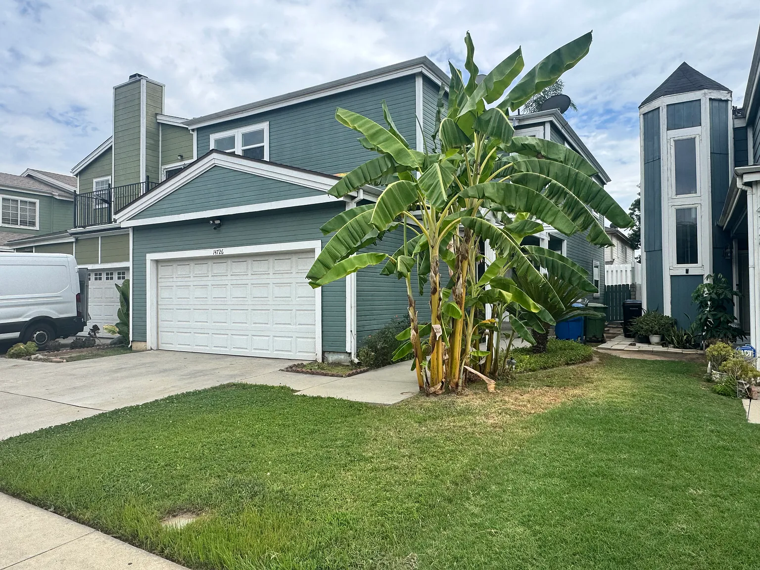 3 bed, 2.5 bath, 1831 sqft, $3,850 — Photo 2