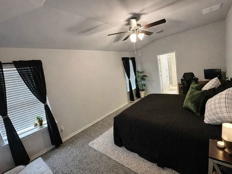 3909 Lorenzen Ct — Photo 8