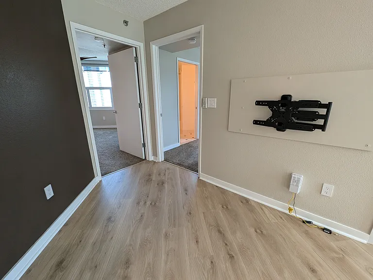 Primary bedroom (right) and secondary bedroom (left) doors.